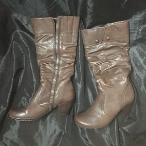 brown short heel boots size 8